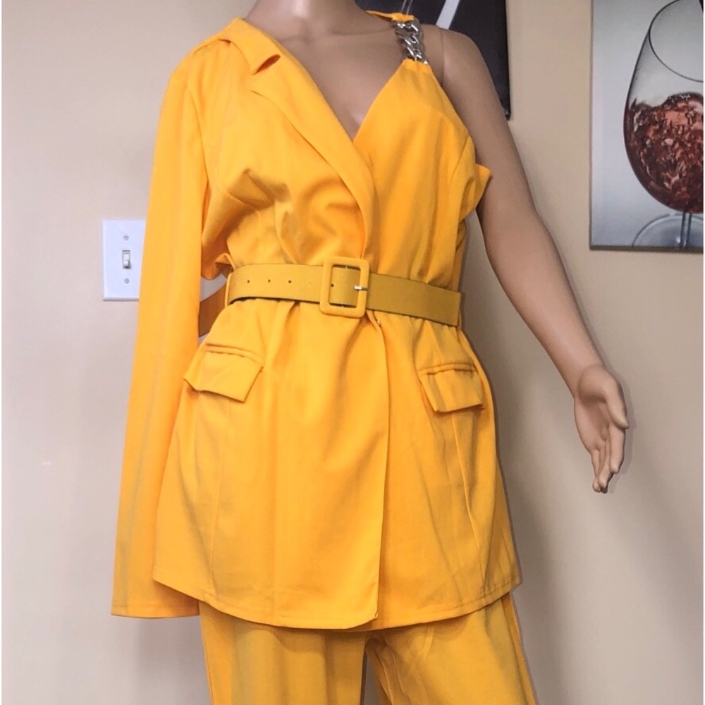 NWOT Ladies Classic Suit Bootcut Jumpsuit With Waist Belt Yellow size 2XL